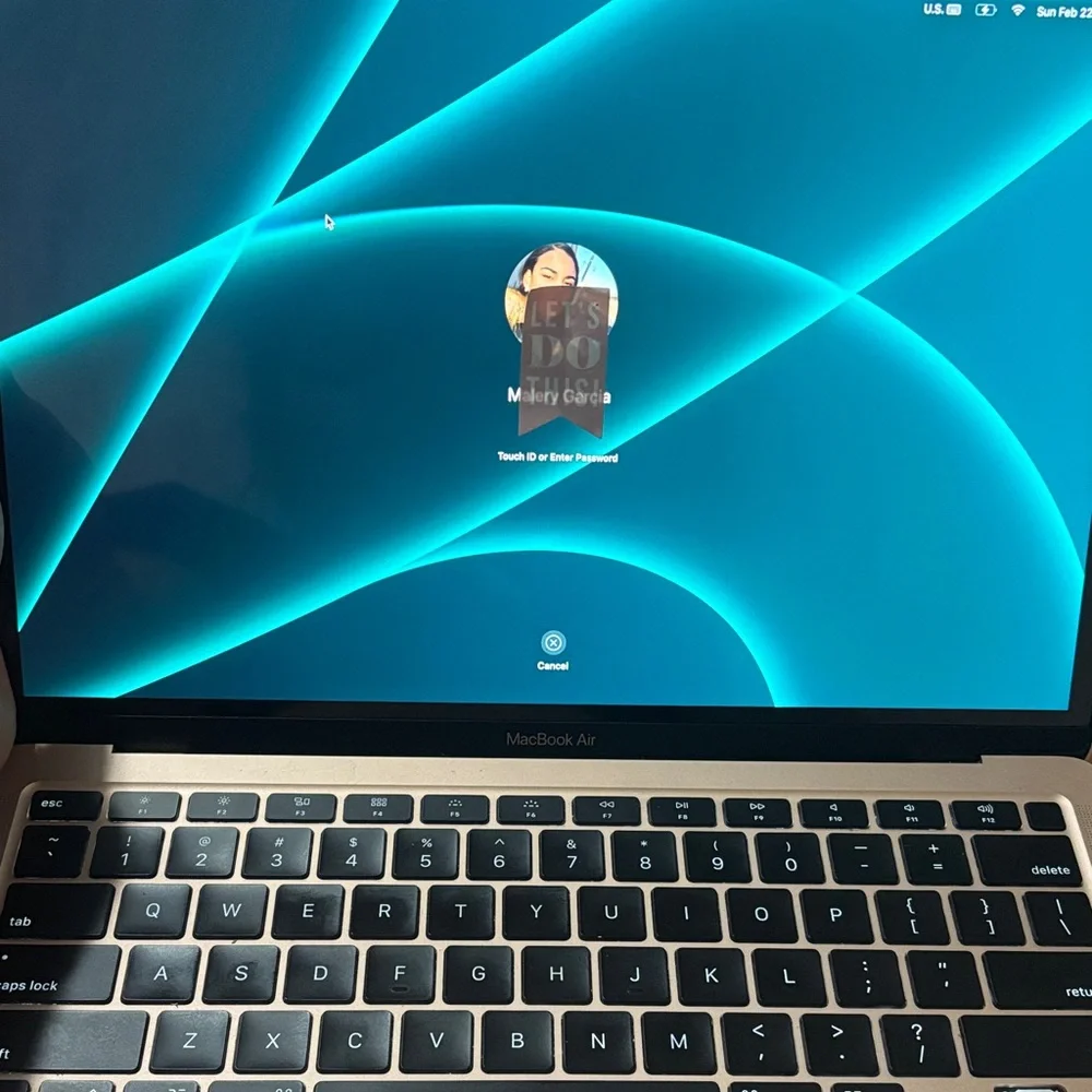 Apple MacBook Air in Elegant Pink